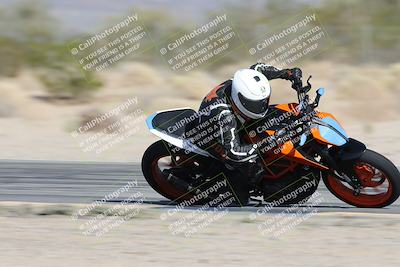 media/Dec-01-2025-Moto Forza (Mon) [[2daa91e15f]]/3-Beginner Group/Session 2 (Turn 7 Inside Pans)/